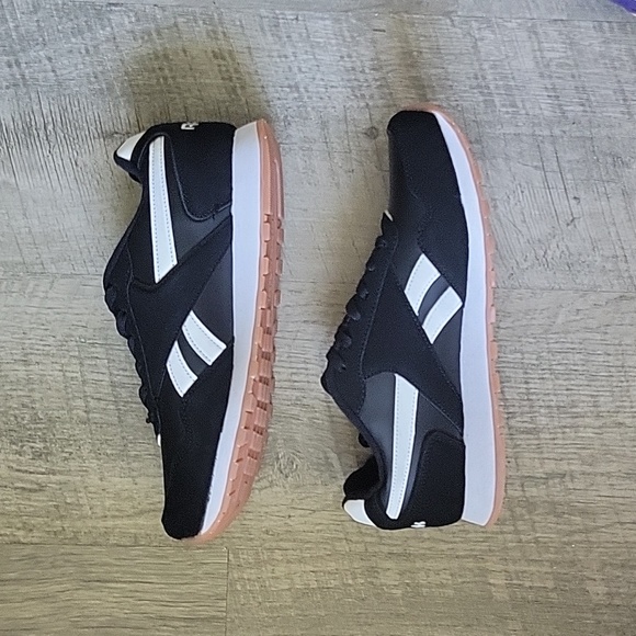 Men's Reebok Classic - Picture 3 of 5